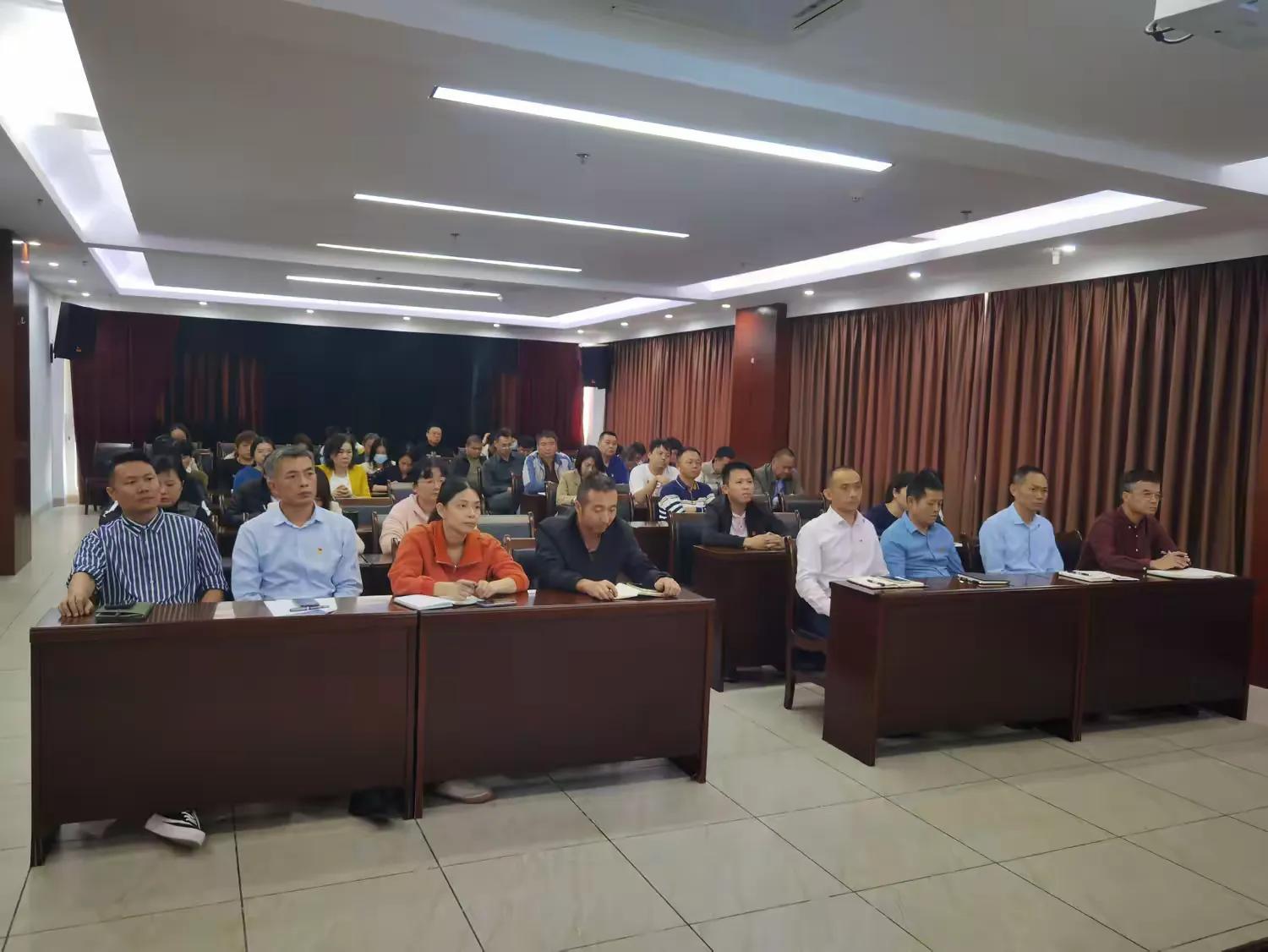 市環(huán)發(fā)公司開展學(xué)習(xí)貫徹黨的二十屆三中全會精神專題宣講暨黨課活動